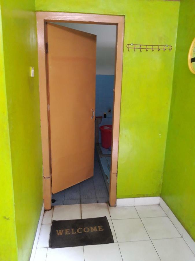 male room @JTH  Maguwo Екстериор снимка